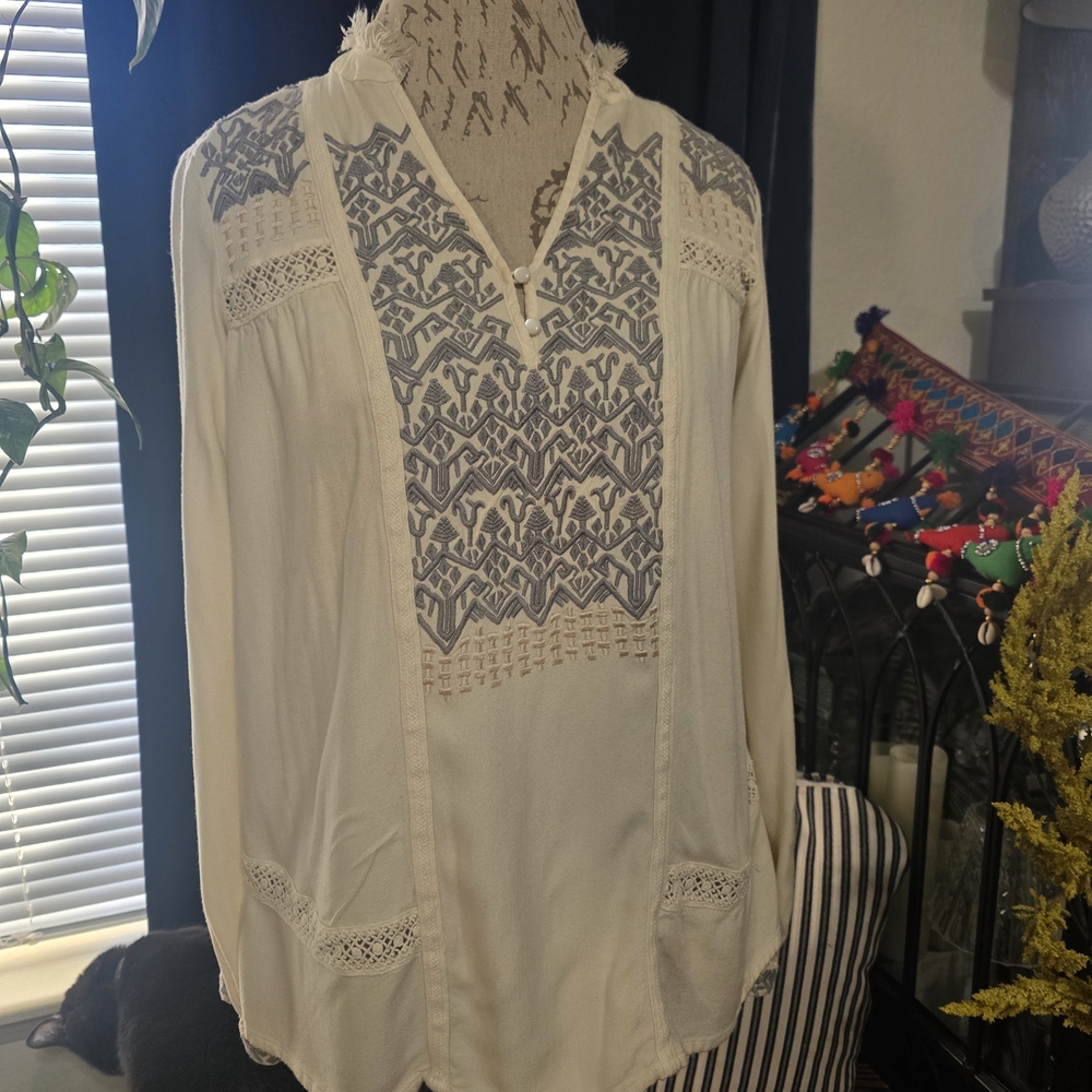 Sundance Embroidered Crochet Lightweight Boho Peasant Top